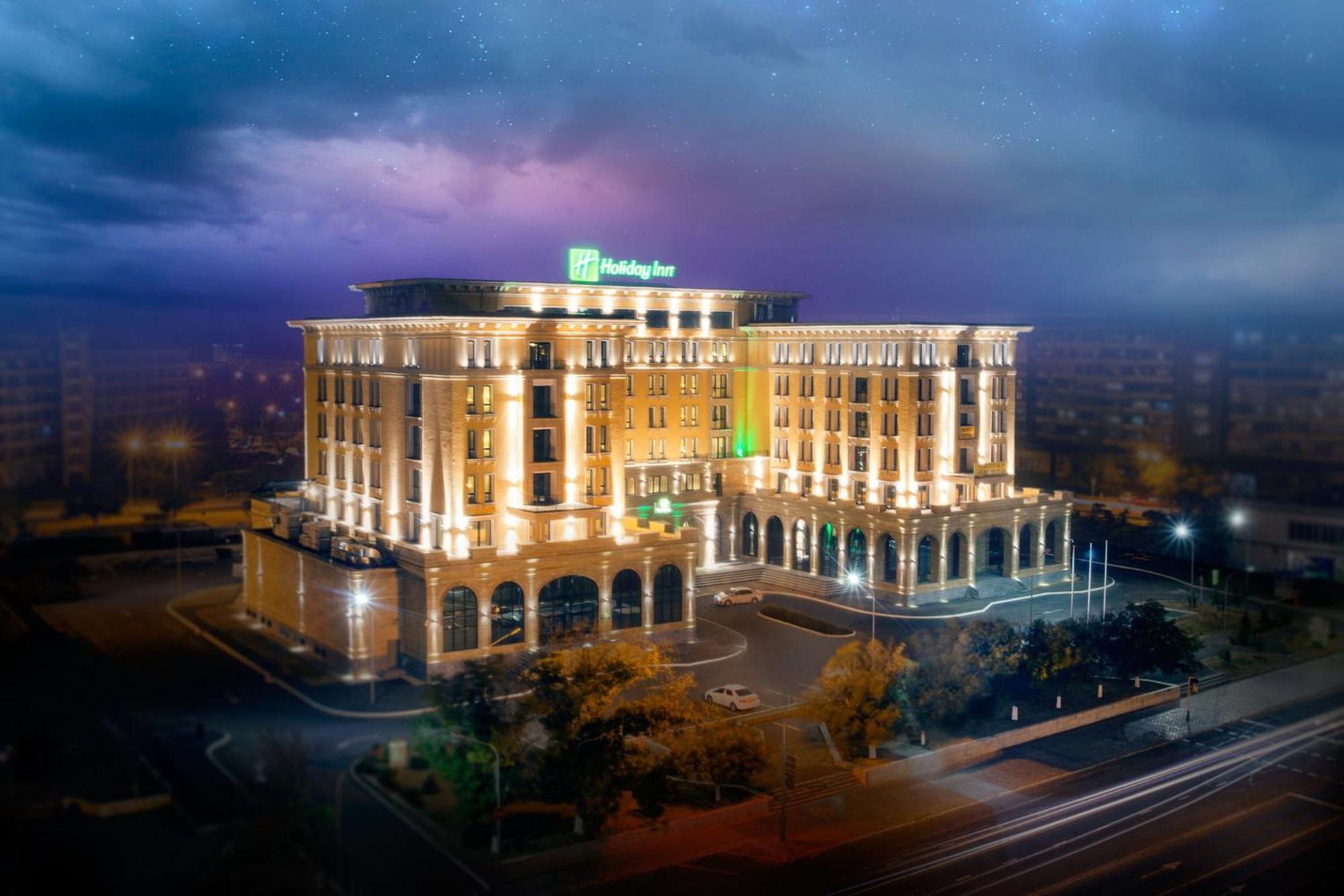 Holiday Inn Aktau By Ihg Exterior photo