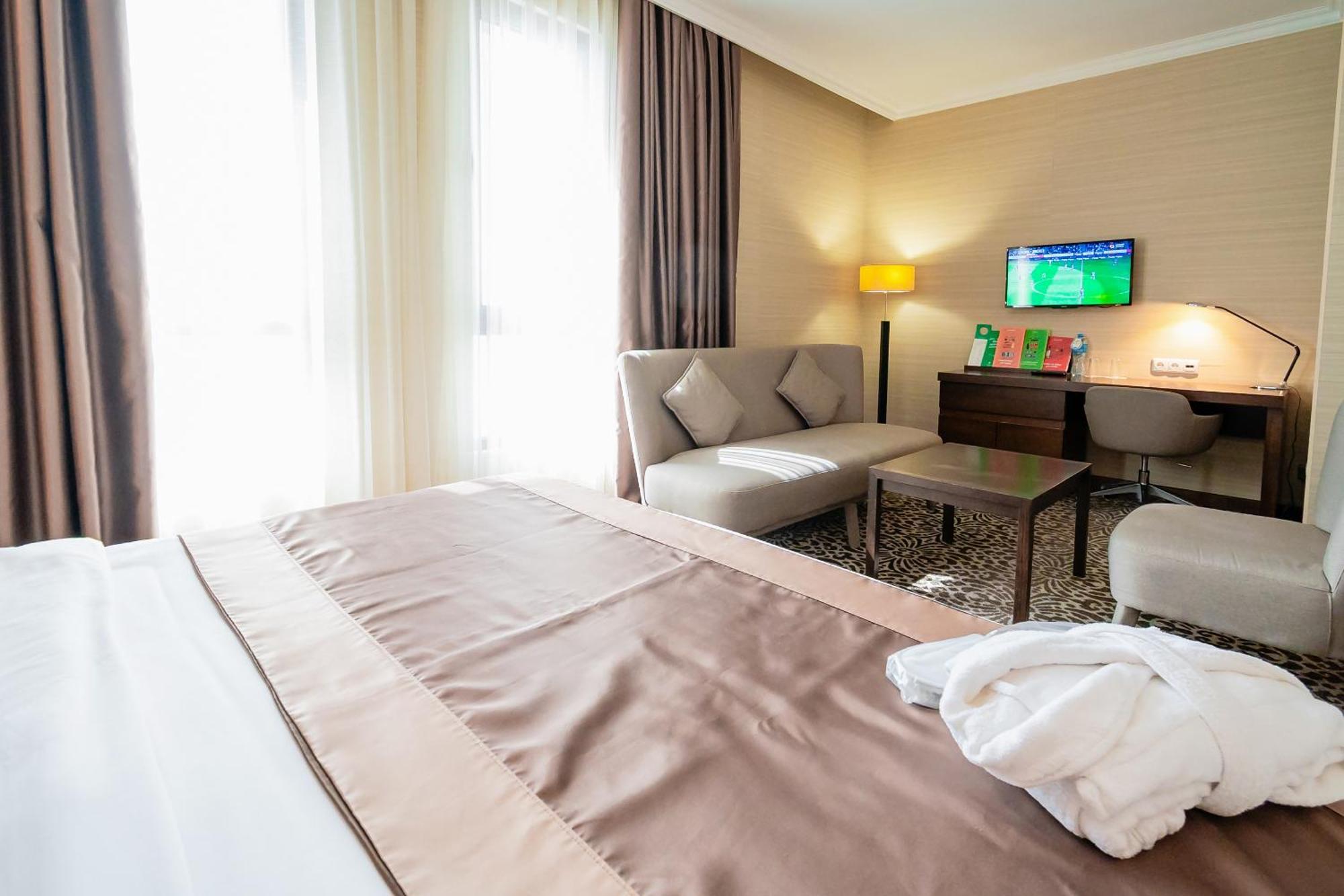 Holiday Inn Aktau By Ihg Exterior photo