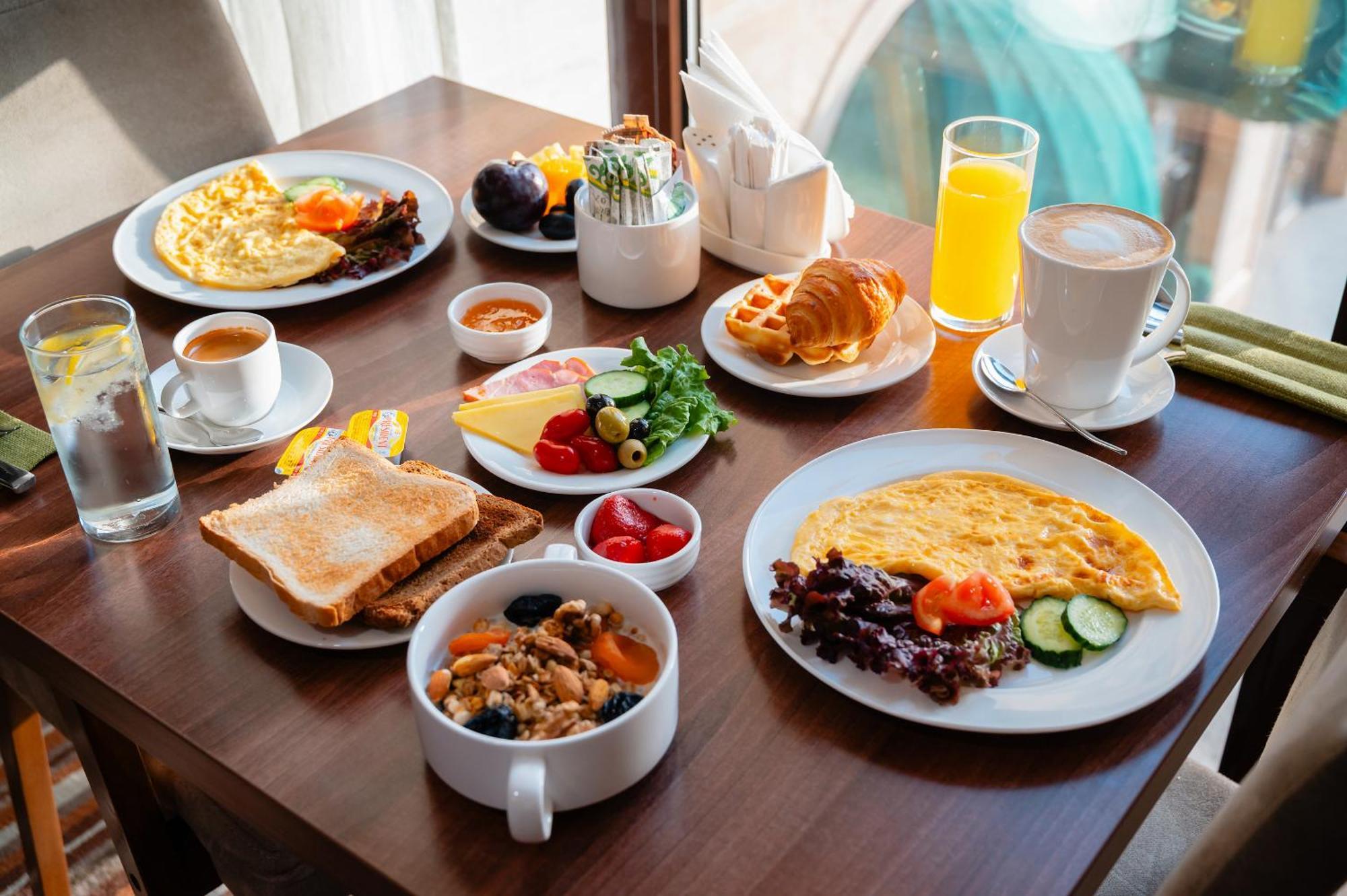 Holiday Inn Aktau By Ihg Exterior photo