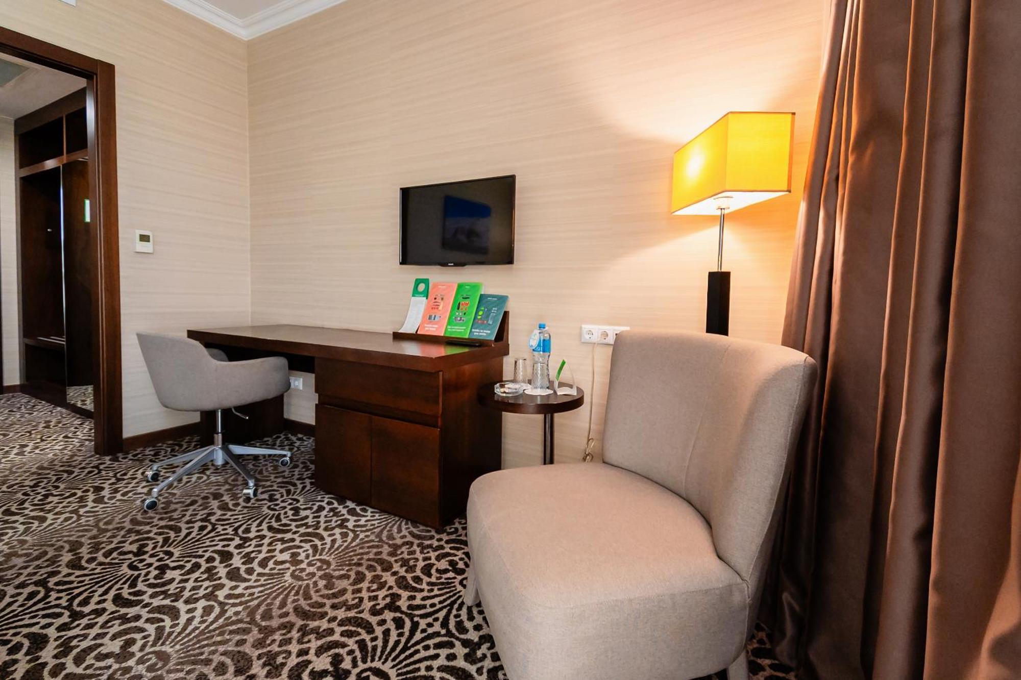 Holiday Inn Aktau By Ihg Exterior photo